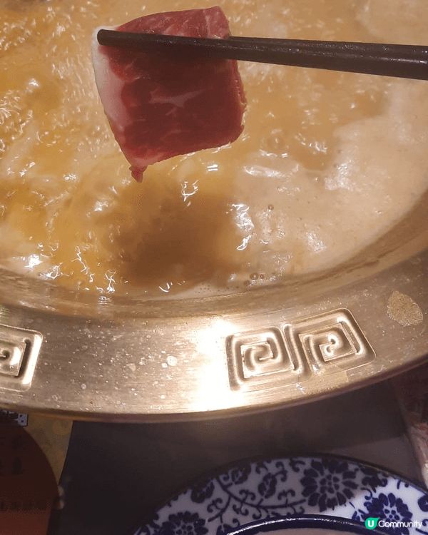 喺「大滾友」食火鍋，真係有種地道又豪邁嘅感覺 😍。湯底滾起嚟...
