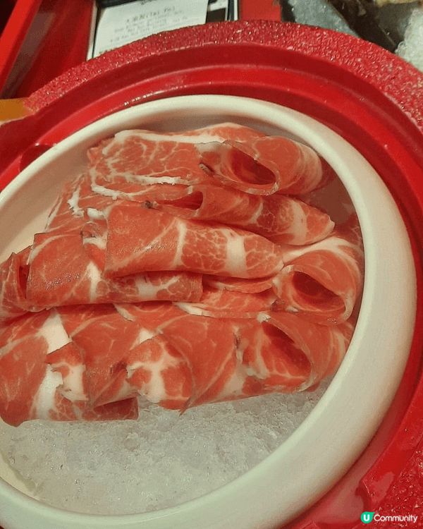 喺「大滾友」食火鍋，真係有種地道又豪邁嘅感覺 😍。湯底滾起嚟...