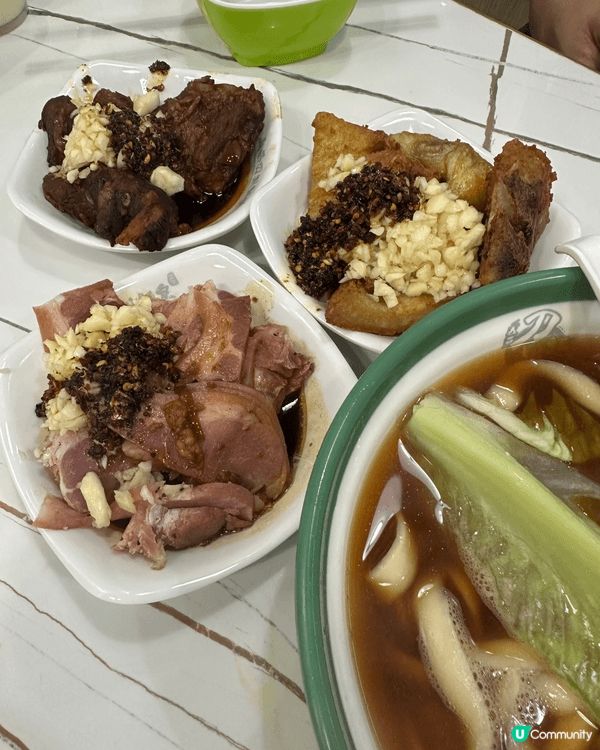 每次去到荃灣都必食嘅刀削麵，刀削麵即叫即整之外，佢配嘅小食種...