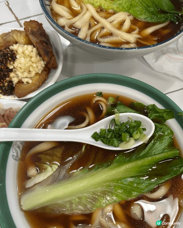 每次去到荃灣都必食嘅刀削麵，刀削麵即叫即整之外，佢配嘅小食種...