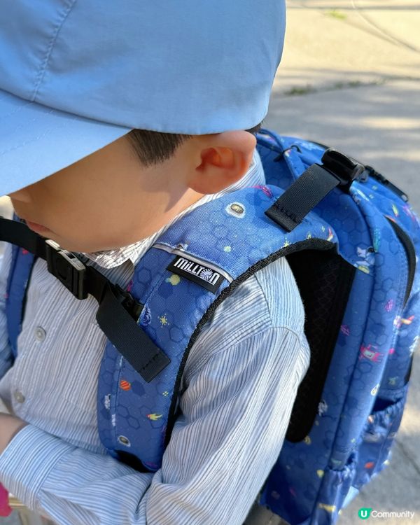 Adrian大個仔下學年升小學, 媽媽幫佢揀咗一個出名輕身又...