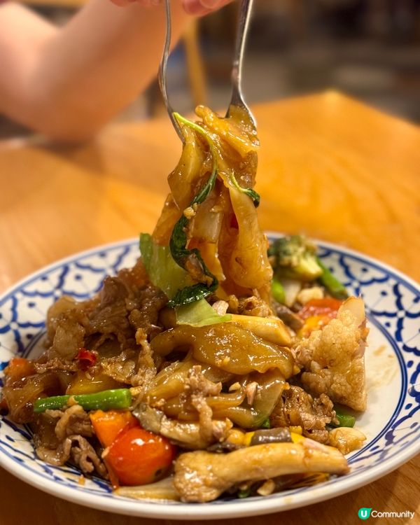銅鑼灣出色樓上泰菜  必食醉貓炒河