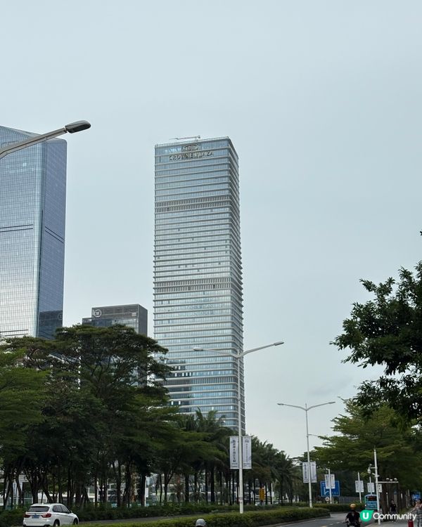 深鐵皇冠假日酒店，雲端之上的風景和優質住宿體驗