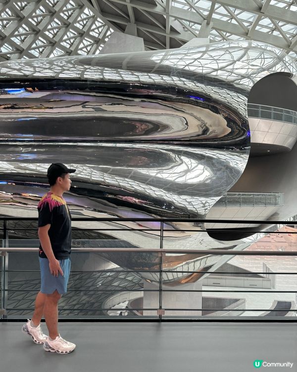 深圳打卡，盤踞於深圳鬧市中的銀色太空船