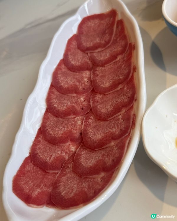 快樂小羊食咁多野都係二百元，羊肉，牛肉，