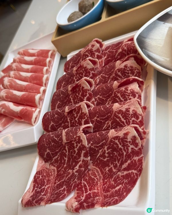 快樂小羊食咁多野都係二百元，羊肉，牛肉，