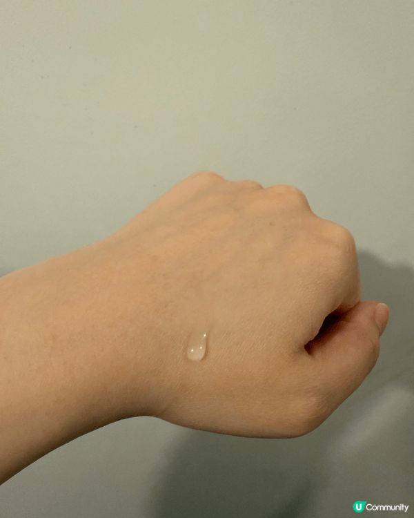 肌研極潤保濕化妝水，清爽型質地，好適合夏天時使用，個人覺得保...