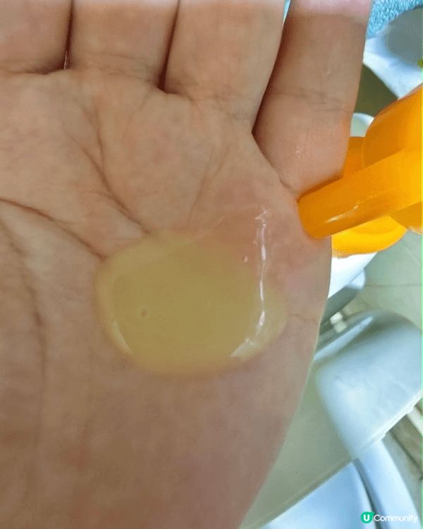 最近買咗呢隻老瑤薑洗頭水試吓，幾好用喎，一開就聞到很重的薑味...