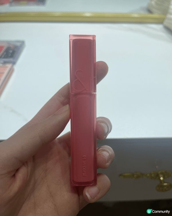 以上為我最愛的唇膏及飛機照，所以希望同大家分享。