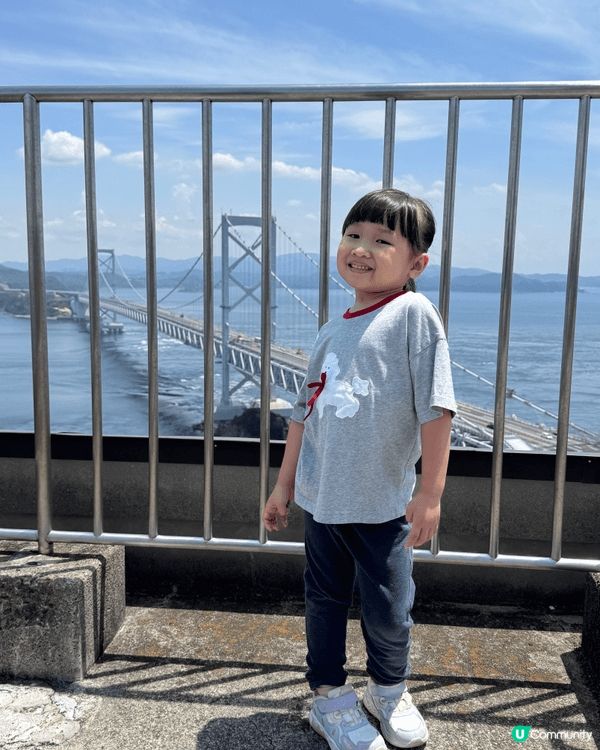 小朋友五月到四國旅遊嘅照片，以上兩張照片分別係去咗金刀比羅宮...