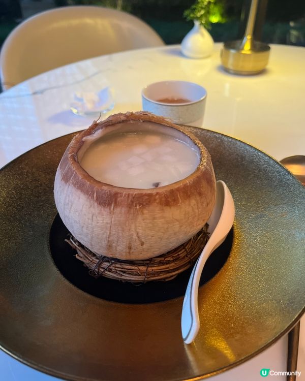 美利酒店入面嘅片皮鴨共享晚餐