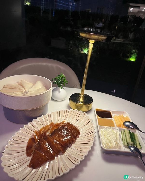 美利酒店入面嘅片皮鴨共享晚餐