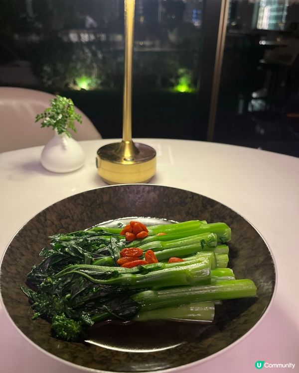 美利酒店入面嘅片皮鴨共享晚餐