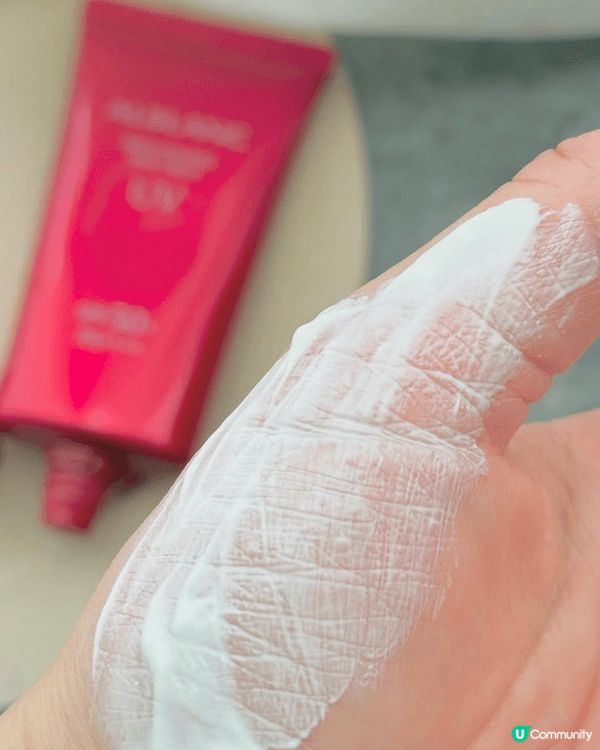 ☀️這款防曬乳液以最高防曬級別 SPF50+PA++++ 為...