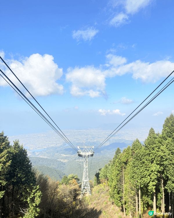 這些是香川縣與德島縣交界、海拔911公尺的雲邊寺山頂至山下拍...