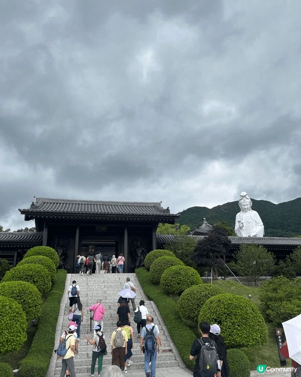 第一次去慈山寺參拜和祈福和浴佛，寺內環境另人好舒服，洗滌心靈...