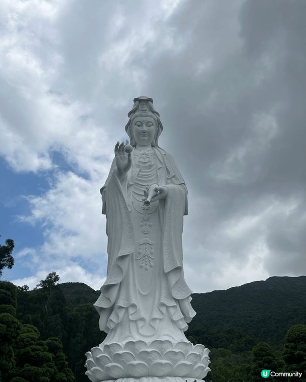 第一次去慈山寺參拜和祈福和浴佛，寺內環境另人好舒服，洗滌心靈...