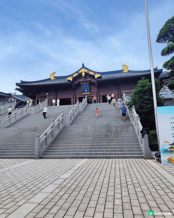 百花古寺位於增城南香山南麓，重建後佔地300餘畝，採用仿唐建...