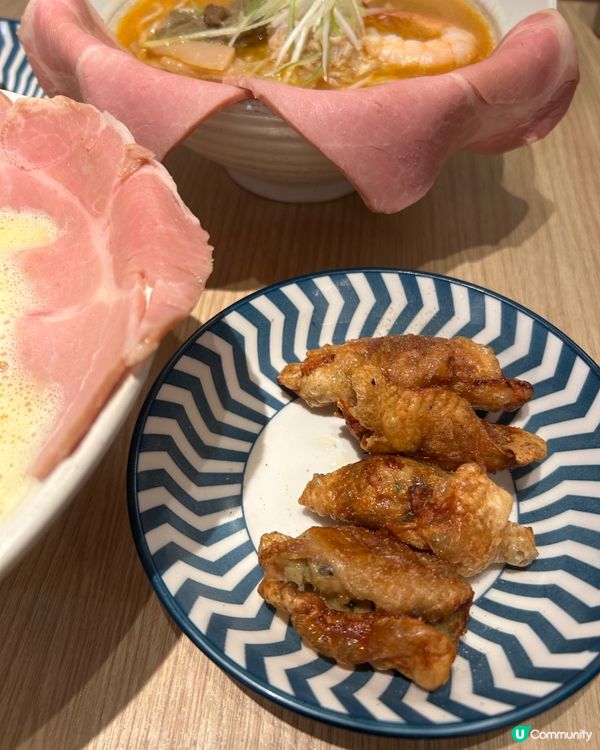 小田拉麵招牌雞白湯🍜🥢令人驚艷的雞皮餃子