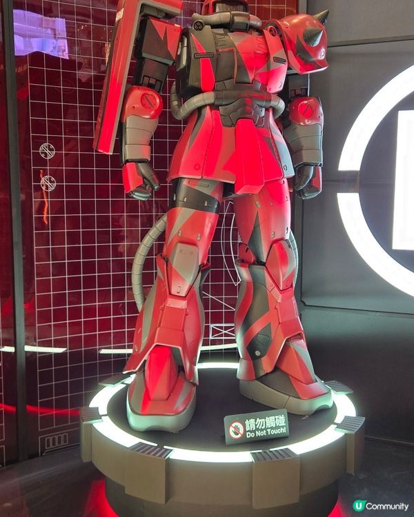 Gundam at fashion walk