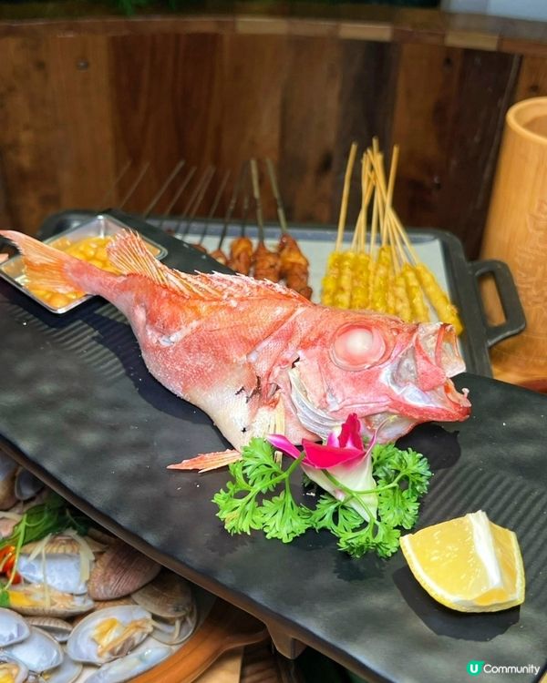 現場噴火烤海鮮！這間撸串聖殿太好食了