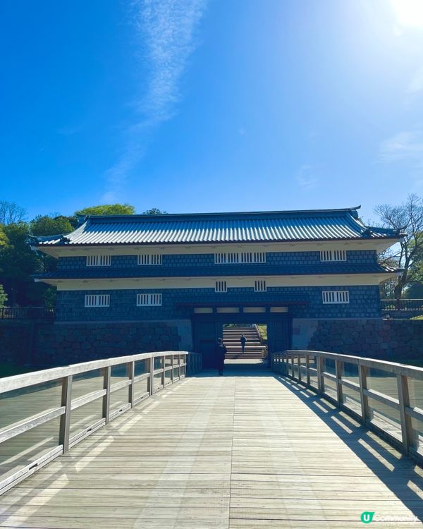 無縫直通！金澤城下水面如鏡的日式庭園🌿✨