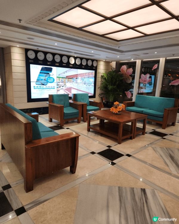 屯門悦品酒店很適合一家大細去入住，家庭房間有兩張大床可以容納...