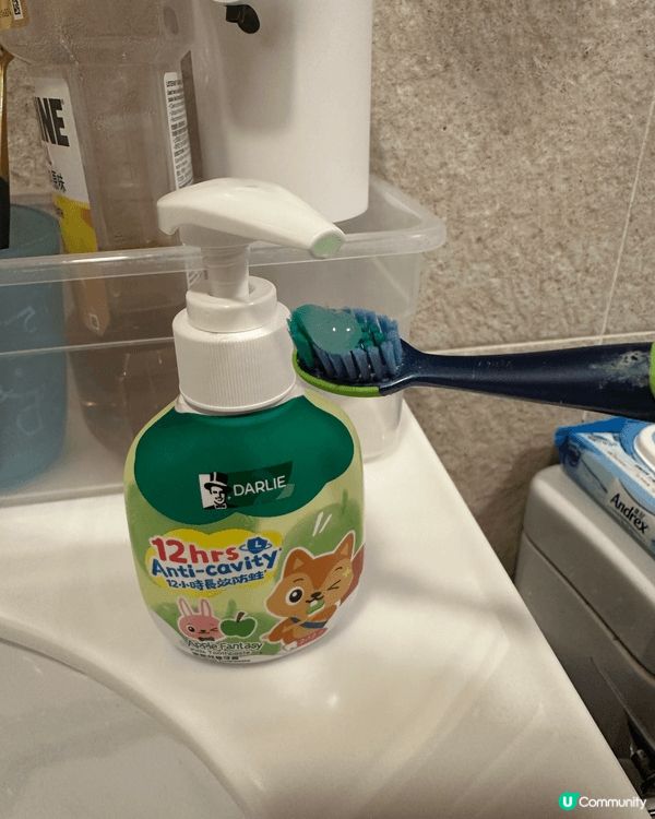 一撳牙膏就出！