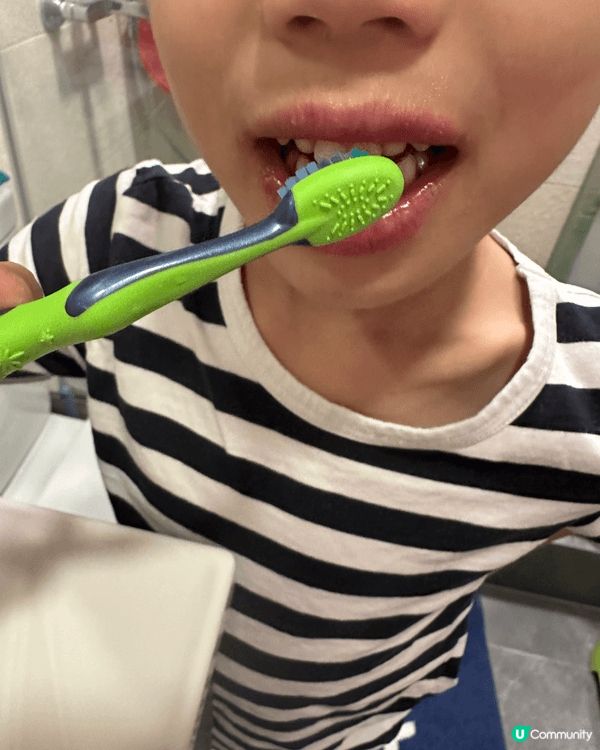 一撳牙膏就出！