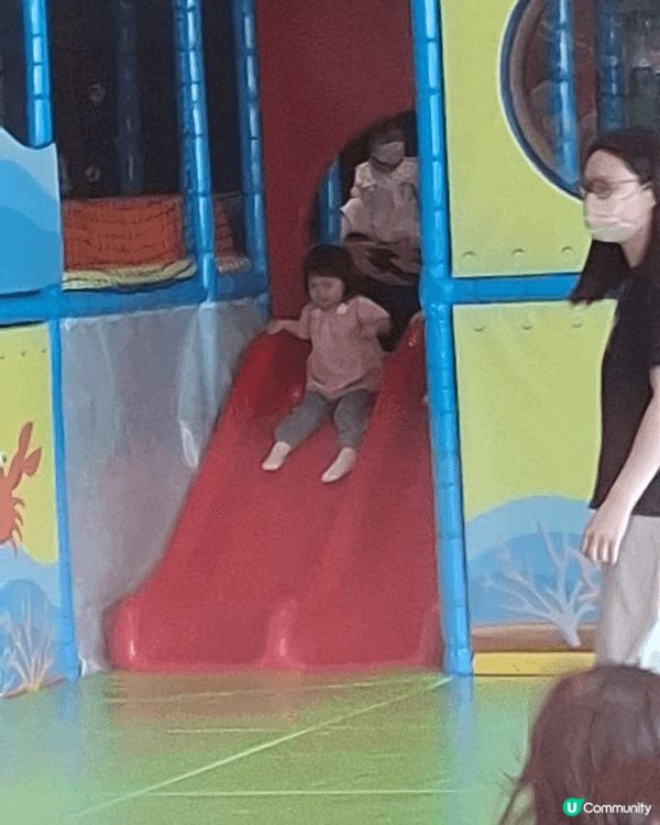 政府室內遊樂場-適合六歲以下兒童玩，免費入場，可以讓小孩多接...