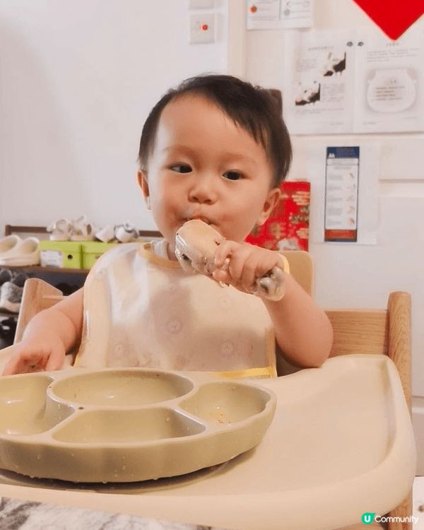 育兒必需品當然係一張好嘅bb凳同埋一條好嘅孭帶 BB凳係為咗...