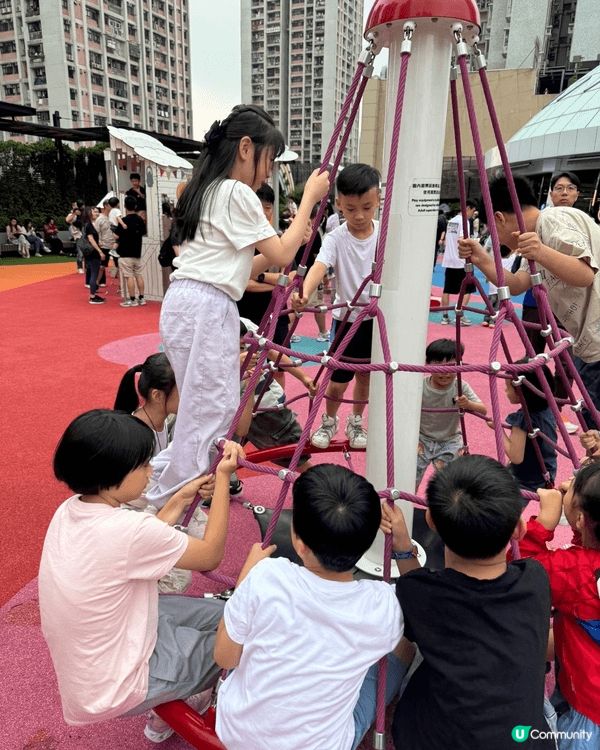 特別推介這位於荃灣廣場空中花園公園，園內有很多合適兒童遊戲設...