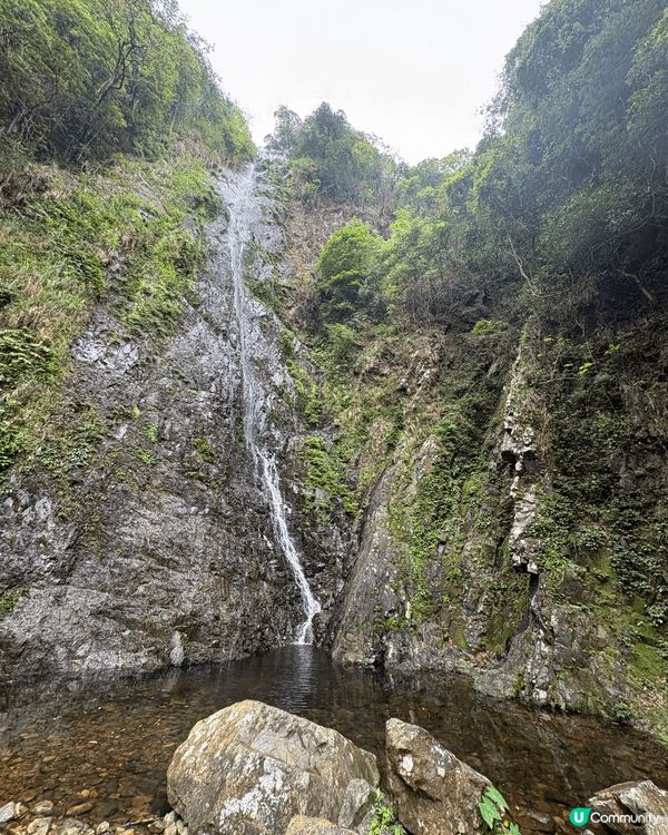 夏日炎炎，除咗正好眠之外，去瀑布行山亦都係一個消暑健康的活動...