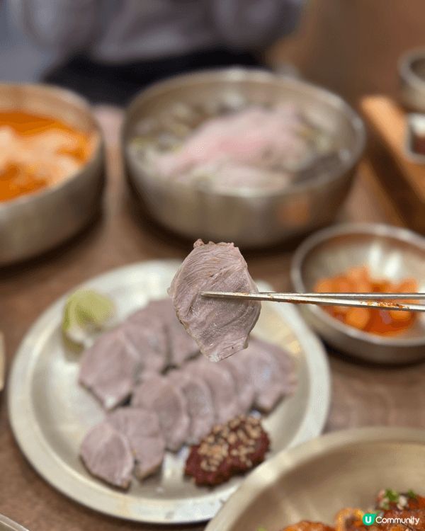 係首爾明洞食既豬肉湯飯，大碗又好食，極高性價比！