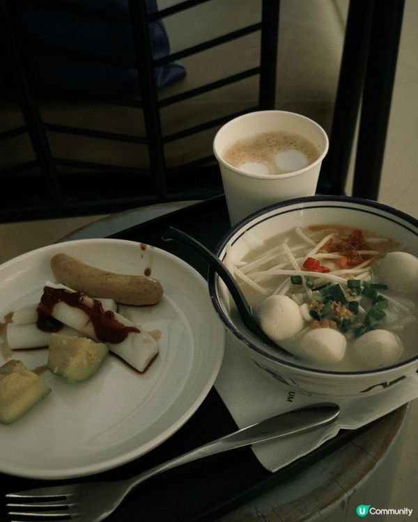 上次去旅行係香港同台北都入左Lounge, 入面碗魚蛋粉真係...