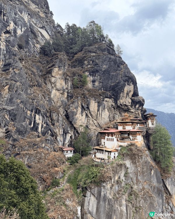 虎穴寺是不丹最震撼的地標，坐落於海拔 3,120 米的懸崖峭...