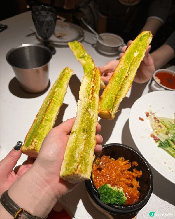 同班好姊妹一齊北上渡過愉快的三日兩夜，第一天在深圳皇廷廣場的...