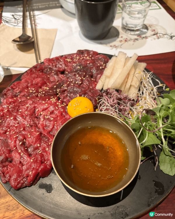 今次去首爾，特意搵咗間人氣韓國燒肉店，主打高質牛肉同埋有帥哥...