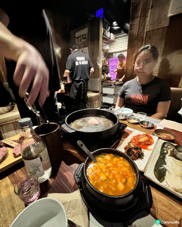今次去首爾，特意搵咗間人氣韓國燒肉店，主打高質牛肉同埋有帥哥...