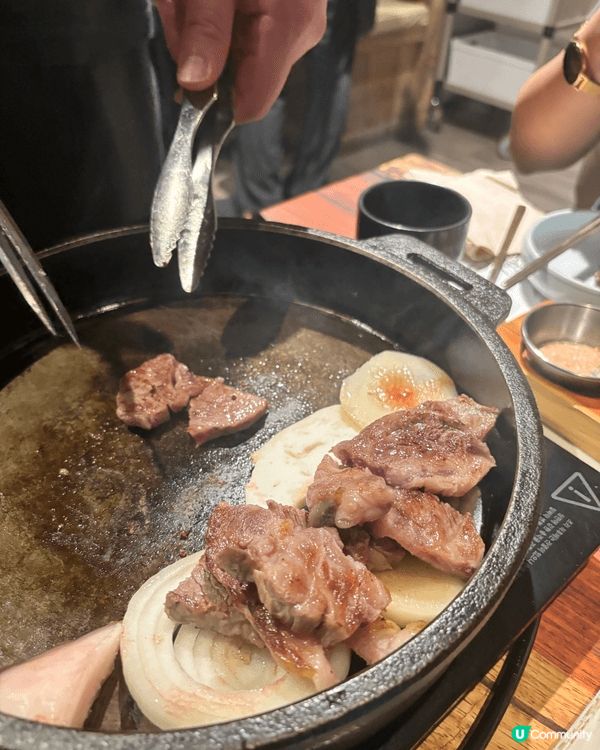 今次去首爾，特意搵咗間人氣韓國燒肉店，主打高質牛肉同埋有帥哥...