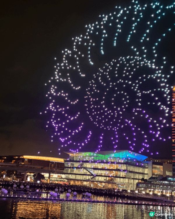 Vivid Sydney 2026。燈飾裝置色彩絢麗，奇幻令...