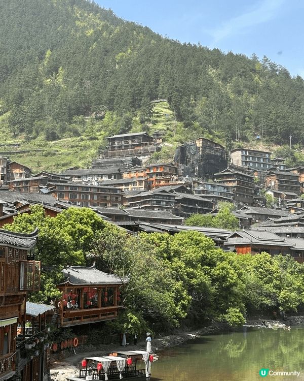 上述相片為貴州省千戶苗寨，可以了解更多苗族特色，現存苗寨除了...