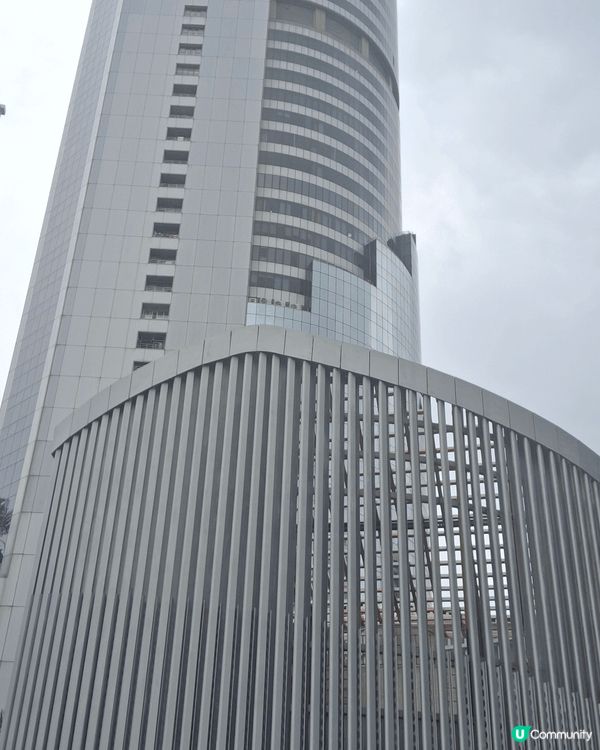 我喜歡這個食嘢和旅行，因為我好寂寞，我想出去玩和食，不過餐廳...