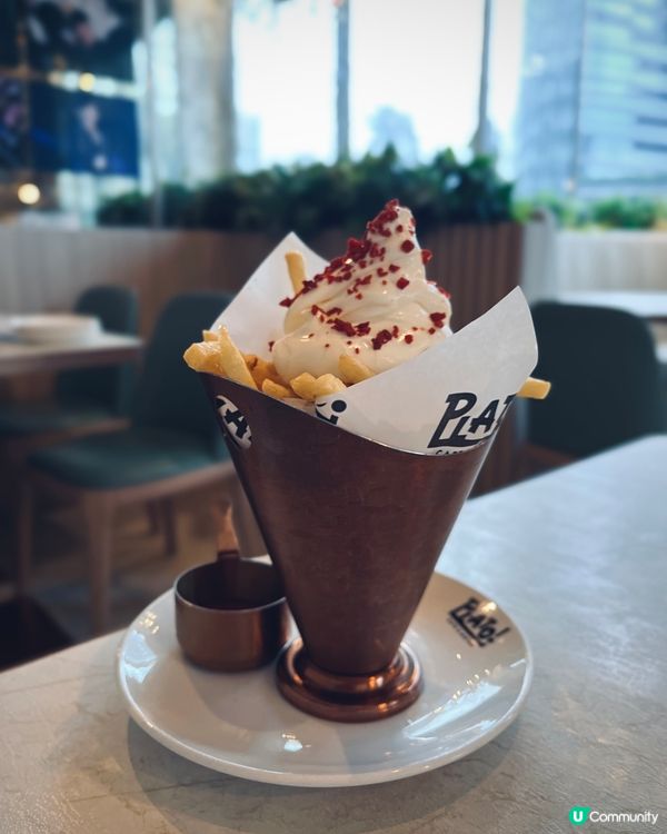 人氣cafe☕️三重口感開心果麻糬提拉米蘇 