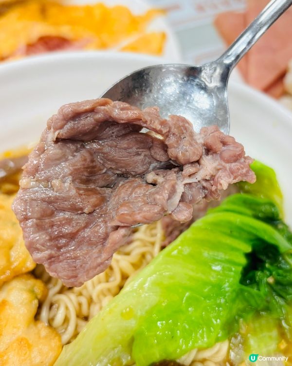 🍳萬芳茶記 ── 必試手打墨魚餅 × 爆汁沙丹豬扒飯,大份夾...