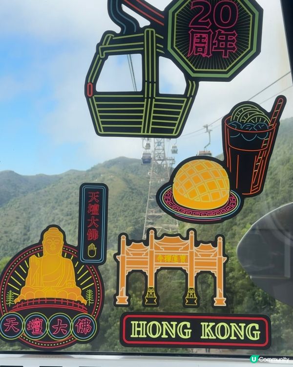 可能係全香港最多霓虹燈的地方@昂坪360
