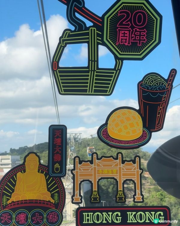 可能係全香港最多霓虹燈的地方@昂坪360