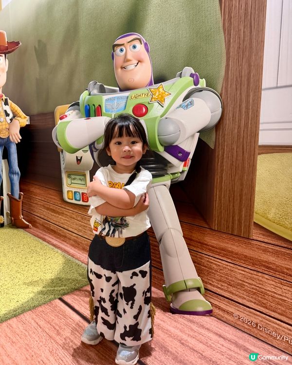 帶玥玥去海港城打卡之後,經過英皇戲院見到《Toy Story...