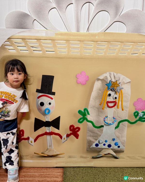 帶玥玥去海港城打卡之後,經過英皇戲院見到《Toy Story...