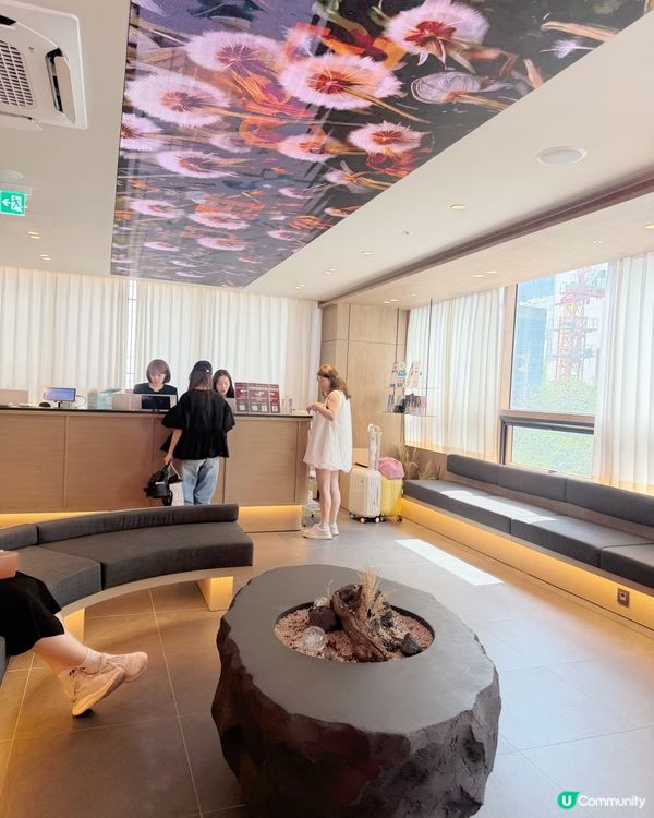 Coffee shop☕️ 皮膚科🏥 酒店🏨 一站式服務!